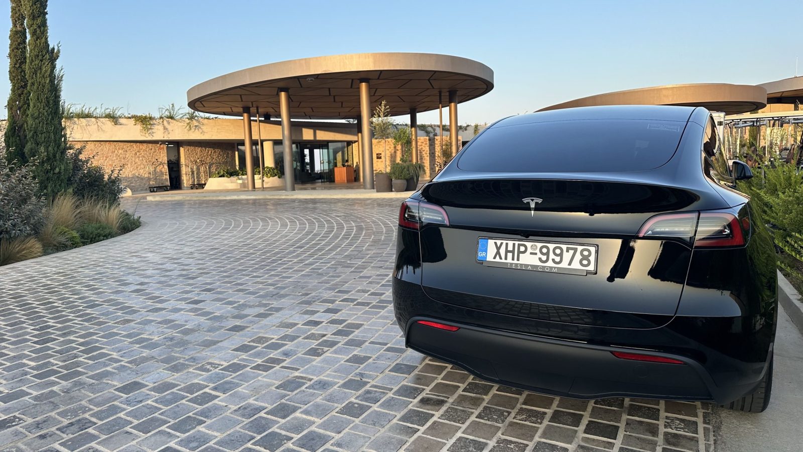 doufexis tesla